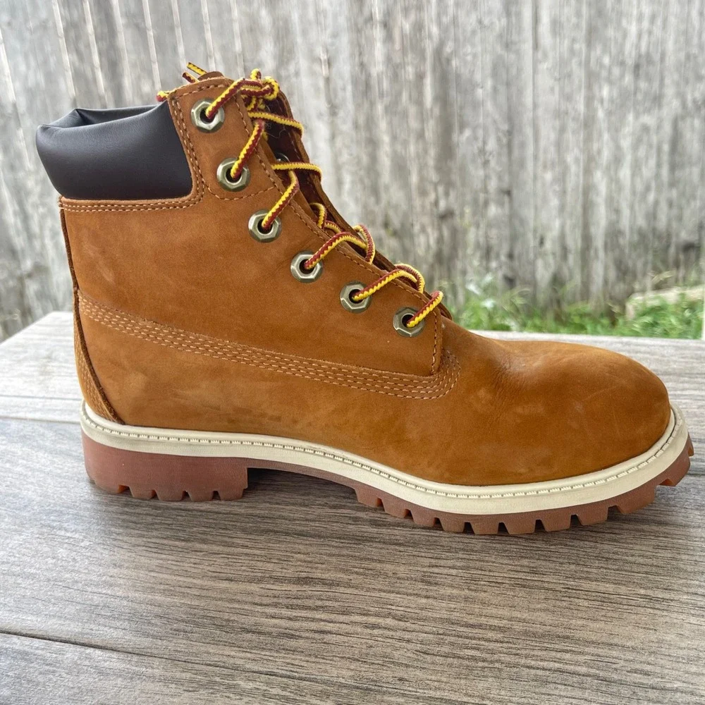 Timberland Premium Boots Boys 5.5 6 Inch Brown Wheat Waterproof Nubuck‎ Leather